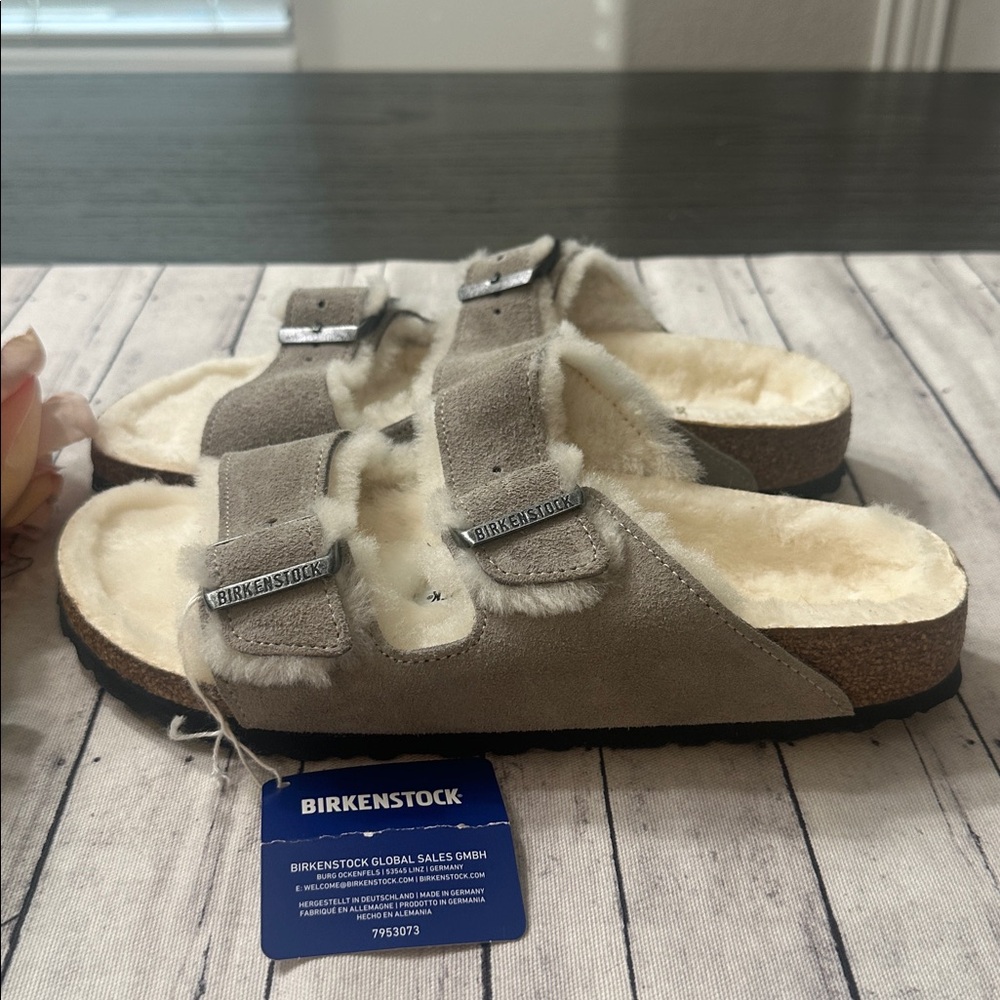 New Birkenstock Arizona Shearling
Suede Leather - Picture 6 of 12
